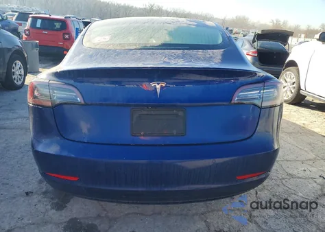 2020 Tesla Model 3 z USA, uszkodzony, nr VIN 5YJ3E1EA2LF662707